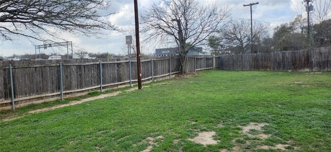 Photo - 404 Creek Cove