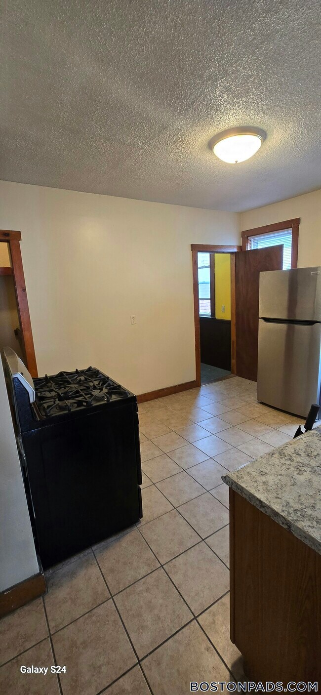 Photo - 125 Capen St Unit 2