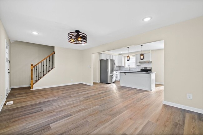 Photo - 564 Briarwood Dr