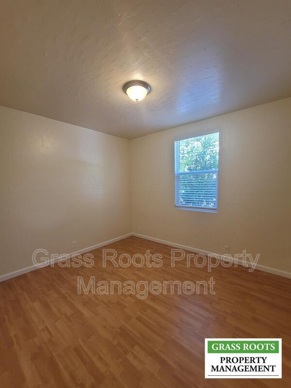 Photo - 307 1/2 N Church St