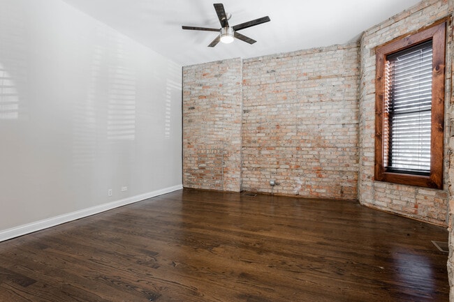 1756 W Montrose Ave Unit 1