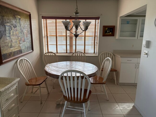 Photo - 192 Waltham H