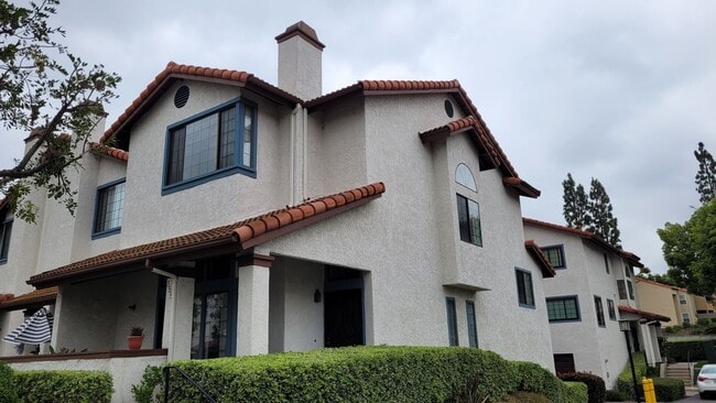 Building Photo - SAN CARLOS / DEL CERRO / San Diego - Marip... Rental
