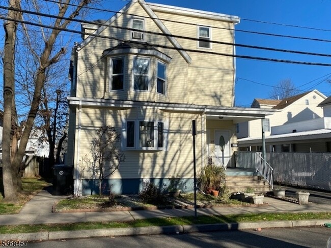 Building Photo - 617 Liberty St Unit 2-2 Rental