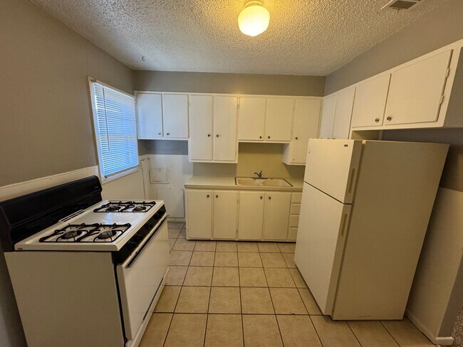 Photo - 3808 22nd Pl Unidad A