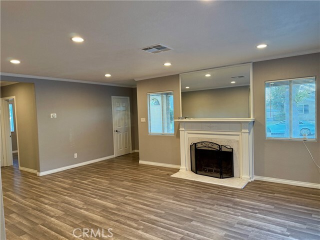 Photo - 732 Niles St