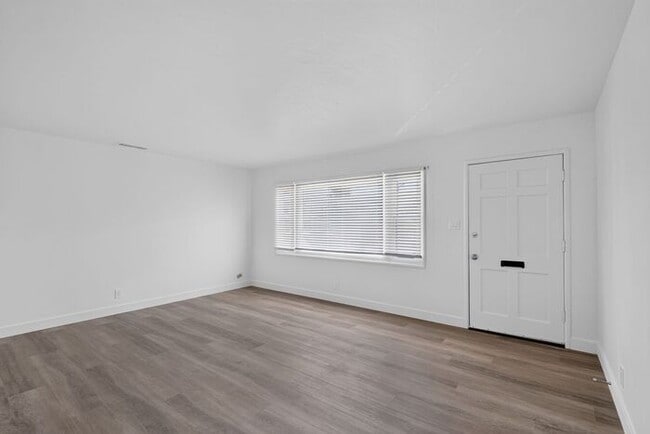 Photo - 2,900 /Month Beautiful 2 Bed, 1 Bath Single Story, with Garage Centrally Located in Petaluma!