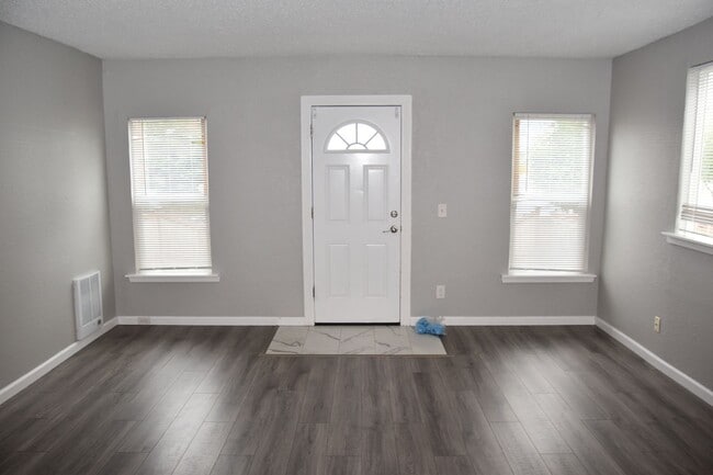 Photo - Updated 2 Bedroom 1 Bath Hilltop Home