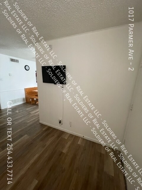 Photo - 1017 Parmer Ave Unidad 2