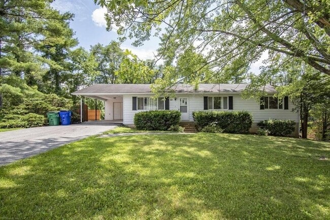 Photo - 601 Broce Dr