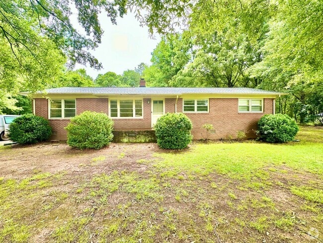 Building Photo - 2071 Eastview Rd Rental