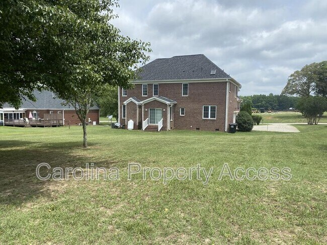 1021 Rolling Farm Dr