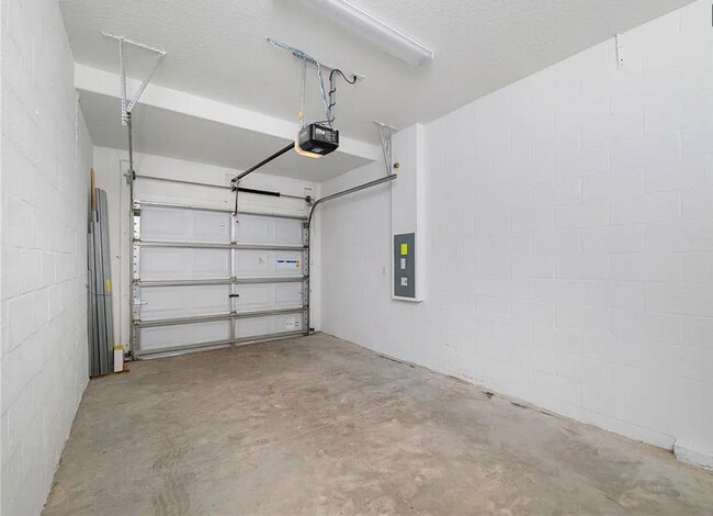 Photo - 5199 Forum Blvd