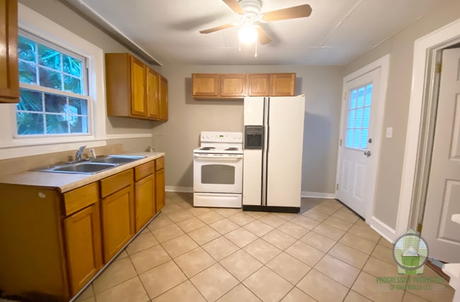 Photo - 415 Furman Rd