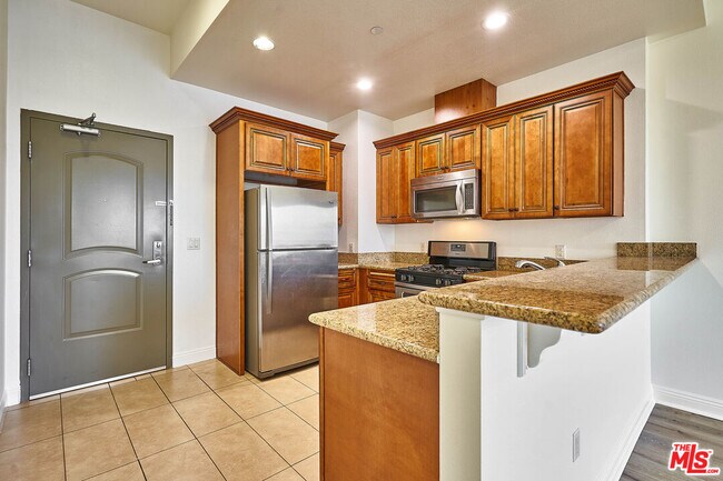 Photo - 345 S Gramercy Pl Unit 202