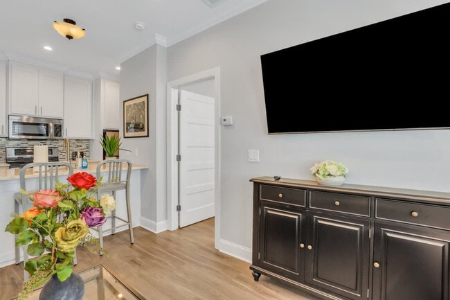 Photo - 306 W Gaston St Unidad ID1244802P