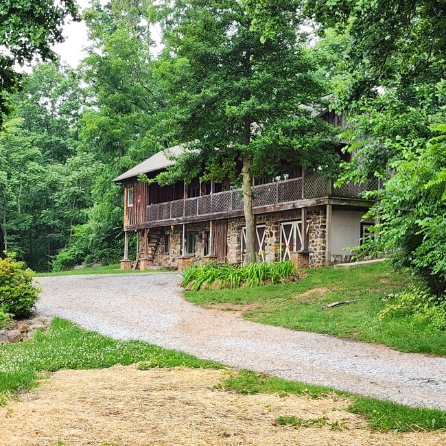 Photo - 780 Company Farm Rd