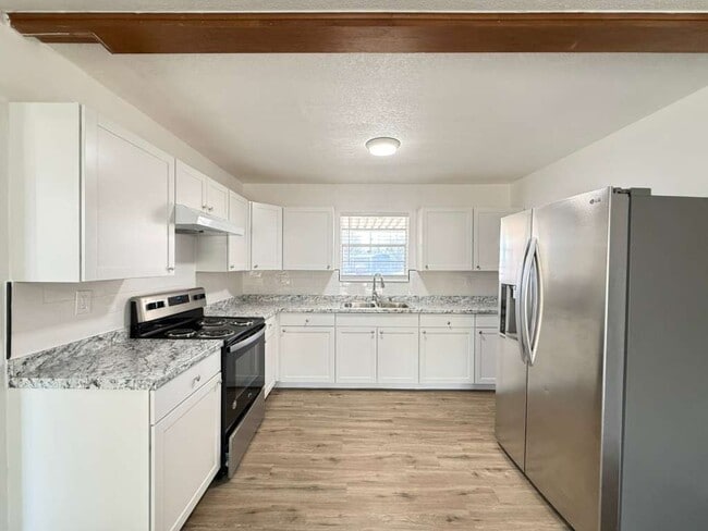 Photo - 317 E Lindbergh Blvd