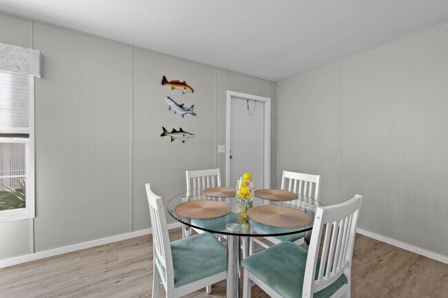 Photo - 1747 Beverly Dr