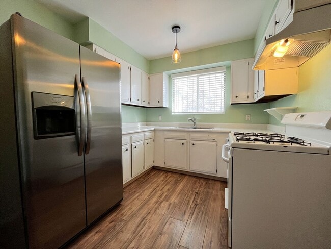 Photo - Lovely 2 Bedroom, 2 Bath Home Near Old Town! Available Now!