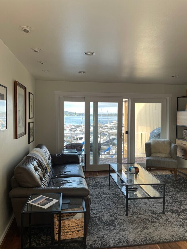 65 Kirkland Ave Unit Mariner 301