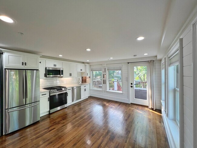 Photo - 30 Copeland St Unit 3