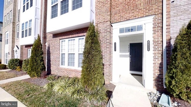 Photo - 42727 Eildon Terrace Townhome