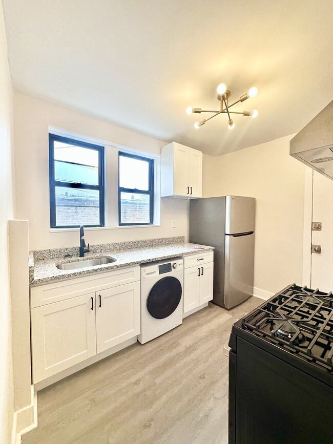 Photo - 1327 N Lorel Ave Unidad 1W