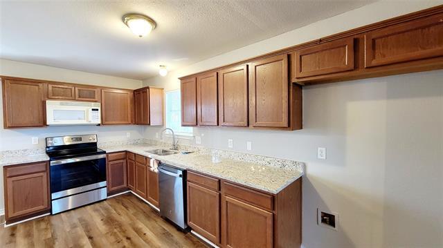 Photo - 3112 Travis St