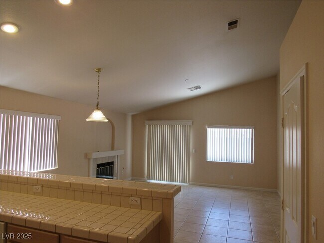 Photo - 1741 Mexican Poppy St