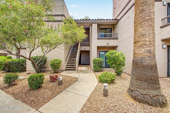 Building Photo - 9465 N 92nd St Unit 105
