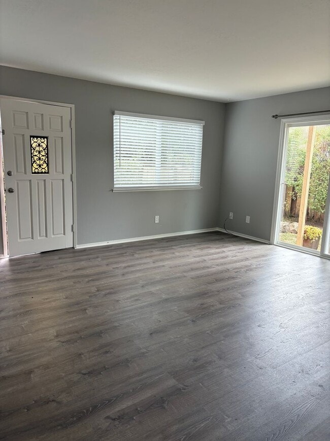 Photo - 425 Plum St Unidad A