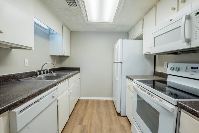 Photo - 2401 Leon St Unit 108