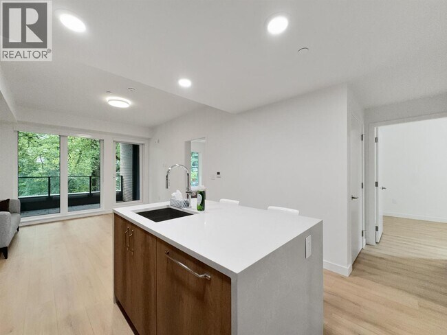133 W 49th Ave Unit 3xx