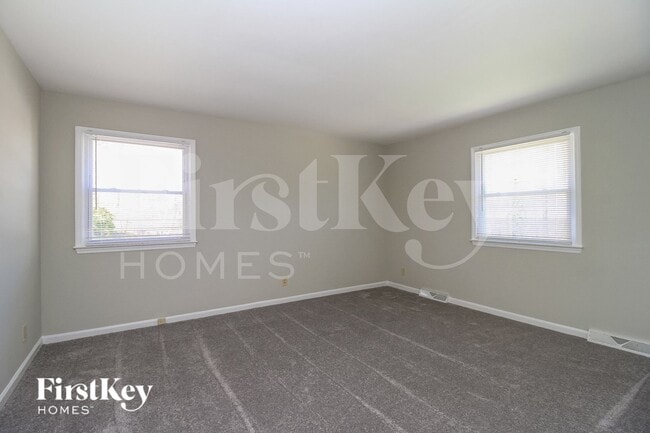 Photo - 318 Elm Dr