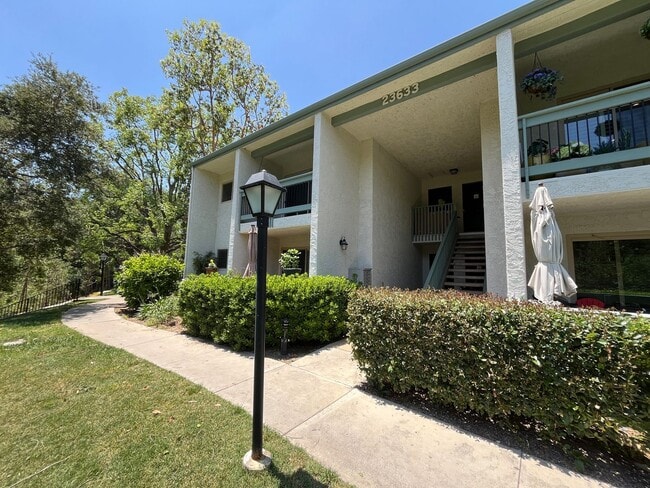 MOVE-IN READY! 2+2 w/lake access + 1 blk f... - MOVE-IN READY! 2+2 w/lake access + 1 blk f... Casa