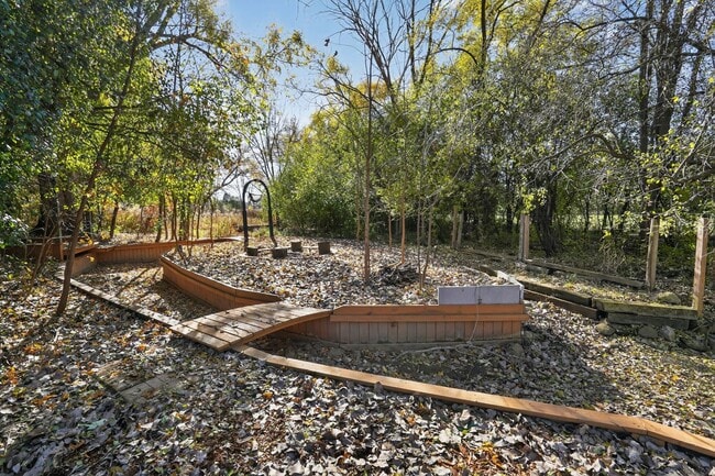 Photo - 1036 Guerin Rd Unit B