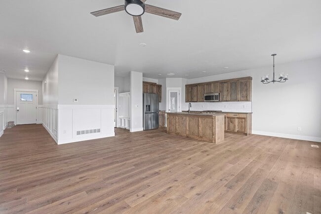 Photo - Modern 6 Bed, 4 Bath Twin Home in Sugar City!