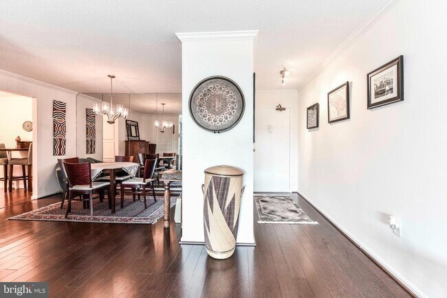 Photo - 1300 Army Navy Dr Unidad 817