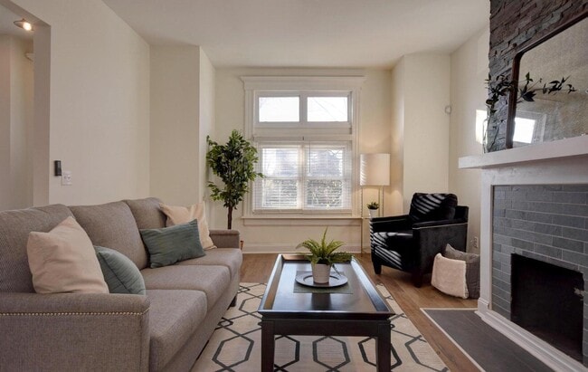 Photo - 220 N Monroe Ave