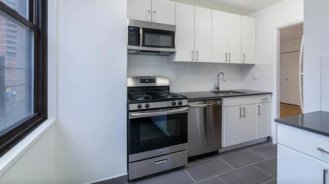 Photo - 200 E 27th St Unit 17