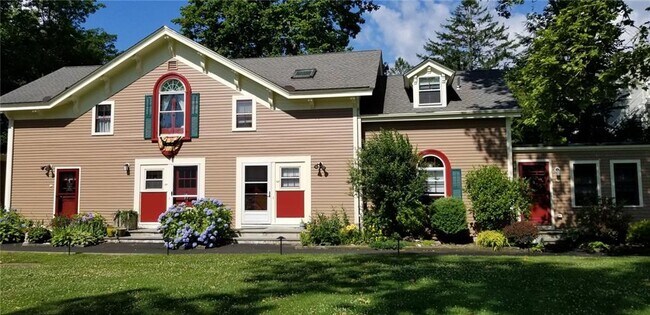 Photo - 97 Narragansett Ave