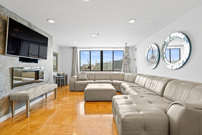Photo - 357 Commercial St Condo Unit 604