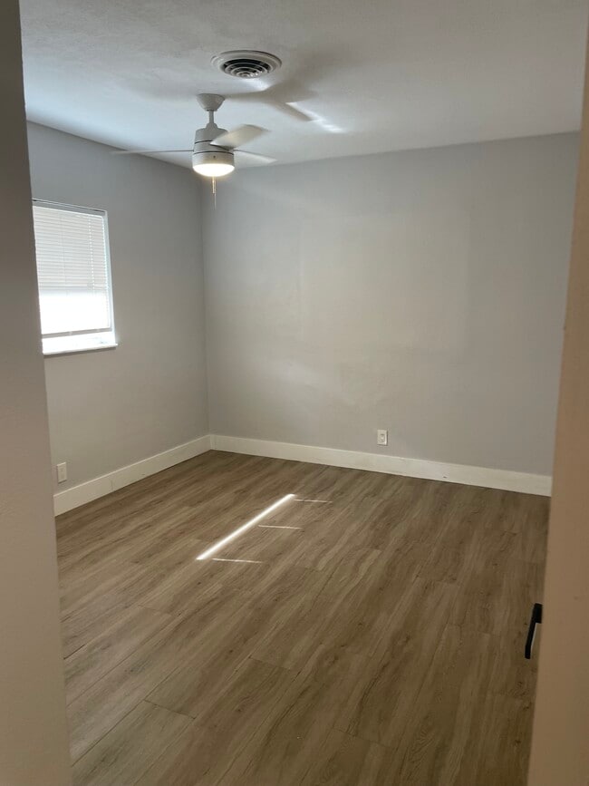 Photo - 1421 SE 4th Ave