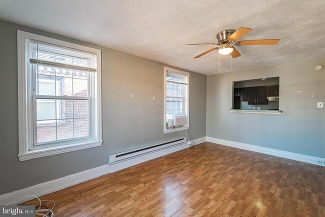 Photo - 1933 Spring Garden St Unit 3R