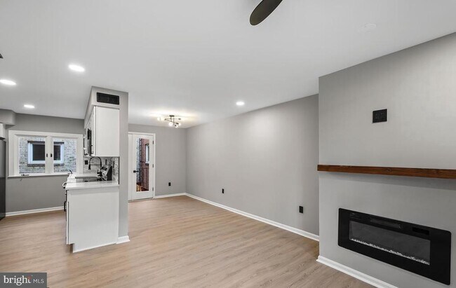 Photo - 1527 N Colonial Terrace