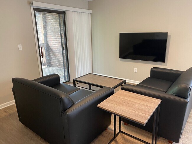 Photo - 106 S Gregory