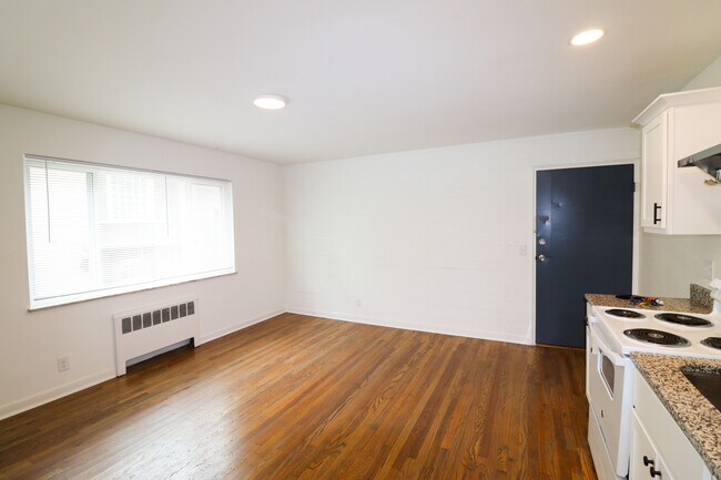 Photo - 5015-5017 Madison Rd Unit 4