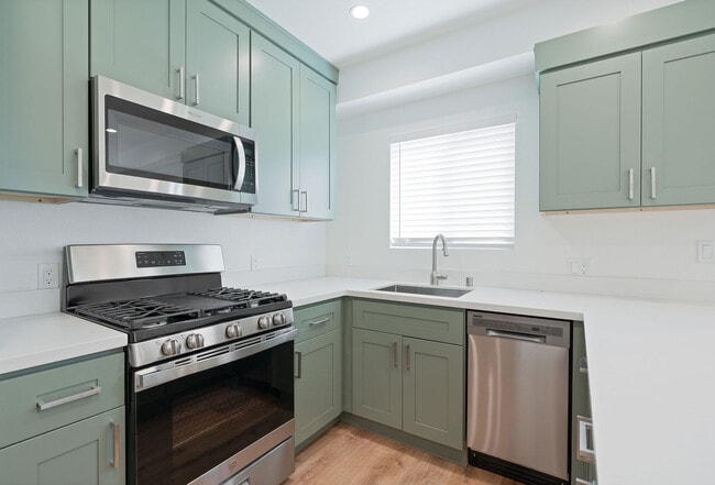 Photo - 16454 Parthenia St Unit 1