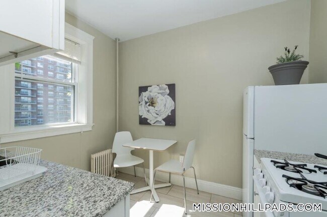 49 Worthington St Unit 7